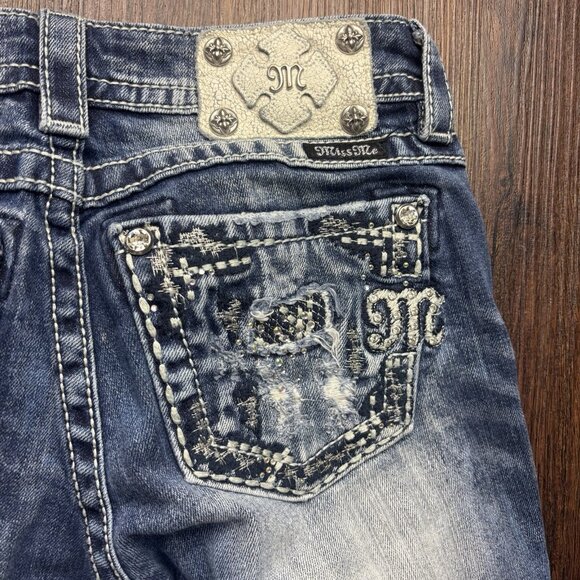 Miss Me Signature Cuffed Straight Jeans Rhinestone Distressed Light Wash Size 25 - Picture 10 of 11